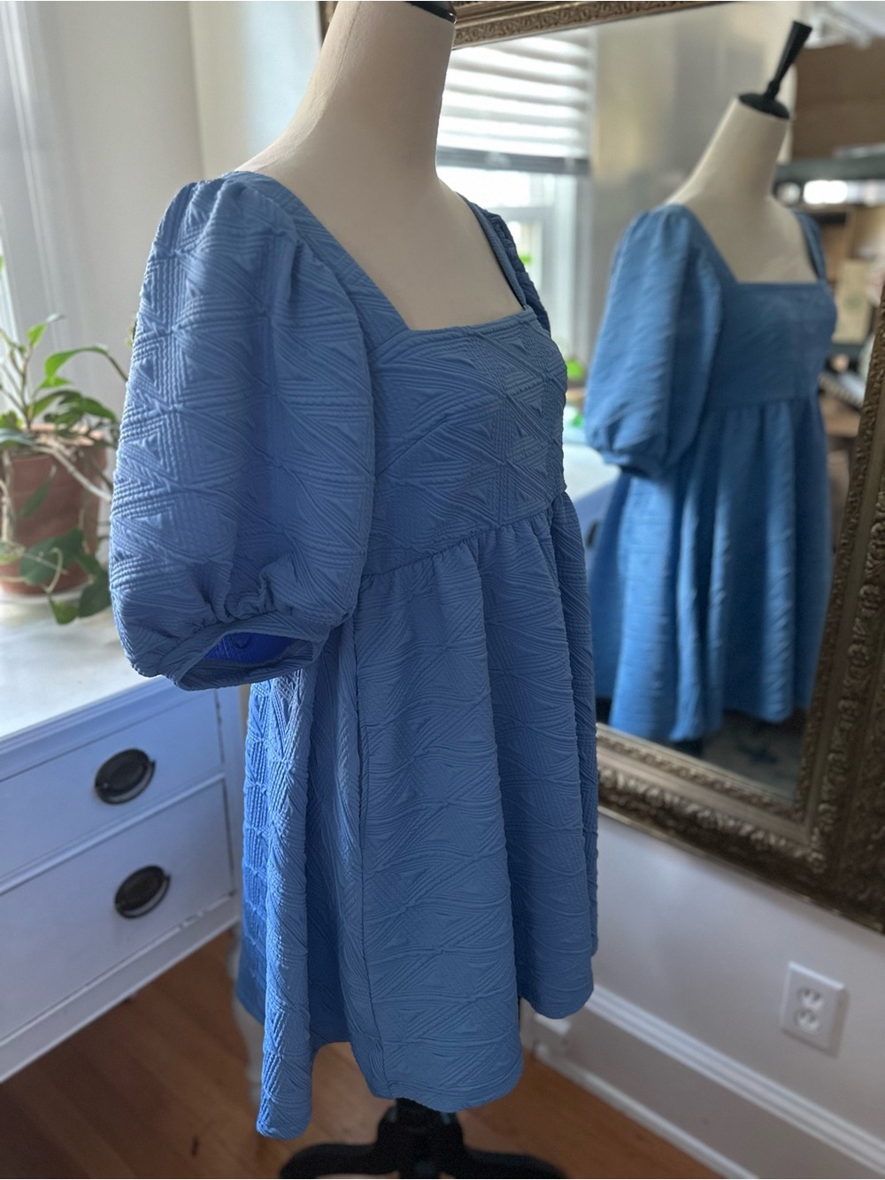 Free People short mini dress blue textured puff sleeves feminine M empire waist - Picture 7 of 11